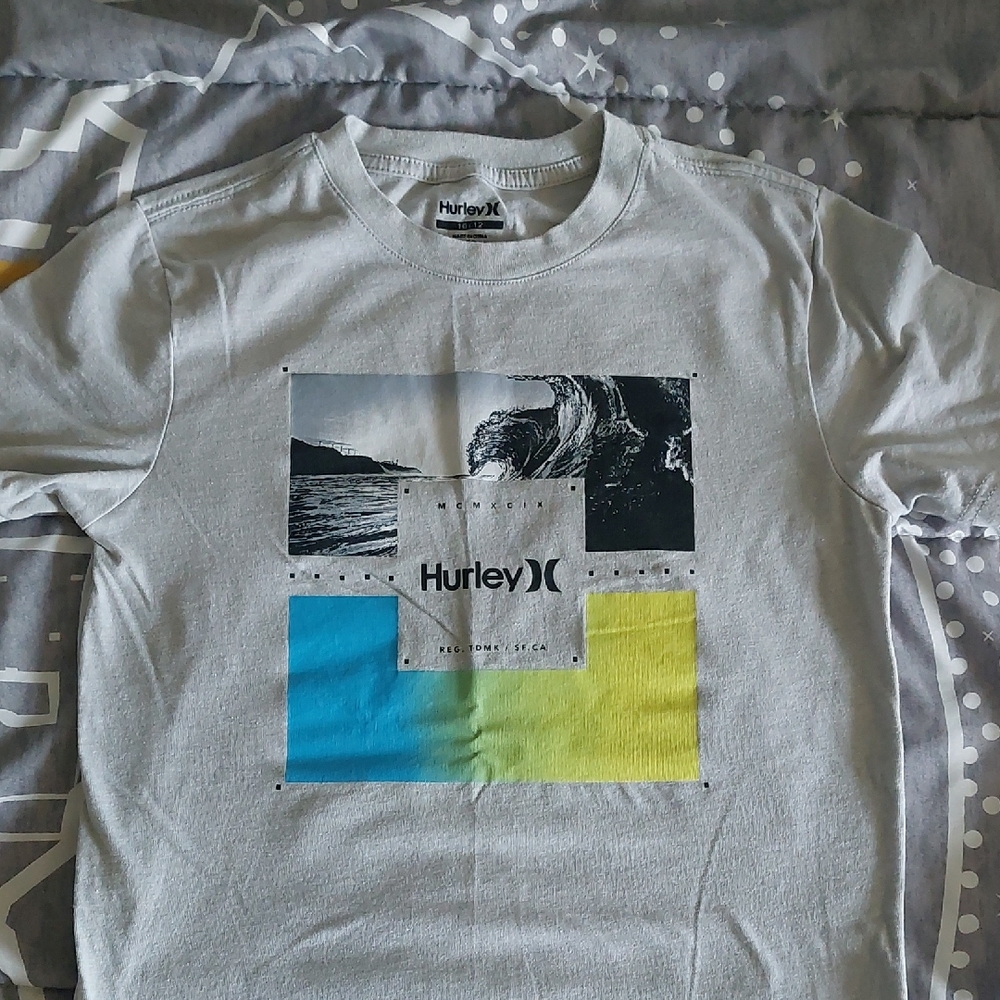 Hurley White Tee with Blue & Yellow Graphic Blocks Size 10/12
